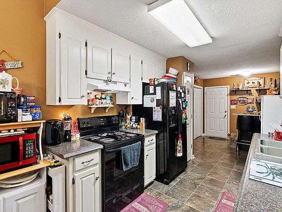 5th image of 157 Kathwood Dr