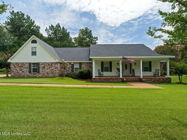 768 Lake Blvd, Vicksburg, MS 39180