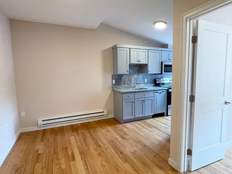 23 Hudson St #403 — Photo 8