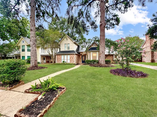 11423 Canyon Trail Dr, Houston, TX 77066