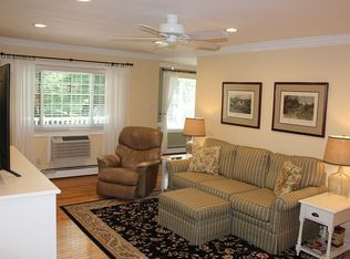 1 Foxwood Dr APT E, Morris Plains, NJ 07950