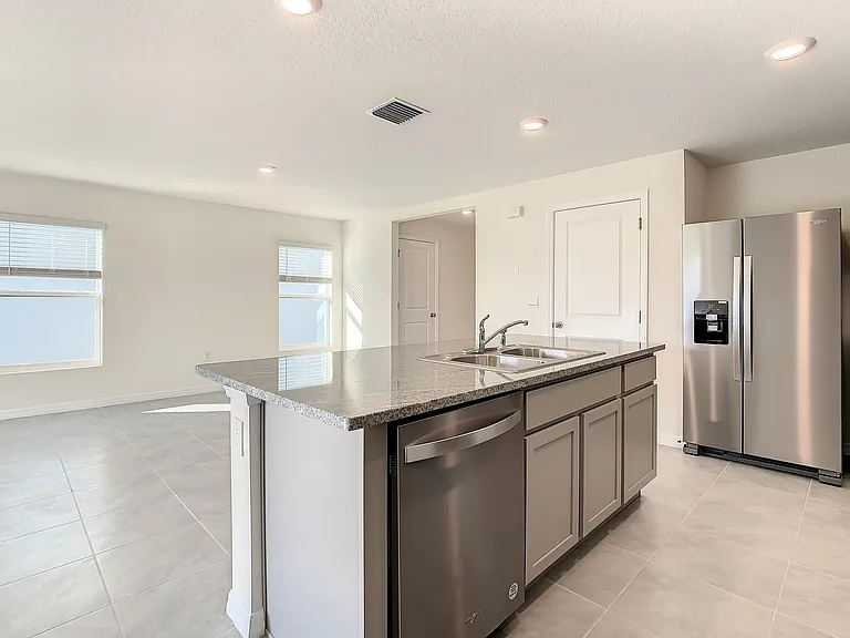 16864 Delia St — Photo 5
