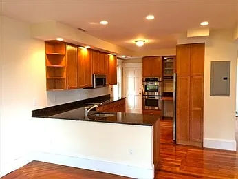 19 Upland Park #2 — Photo 4