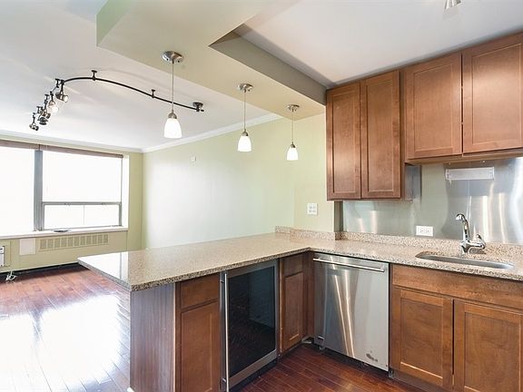 3rd image of 1360 N Sandburg Ter APT 2309