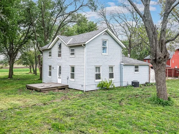 21183 Hollingsworth Rd, Tonganoxie, KS 66086