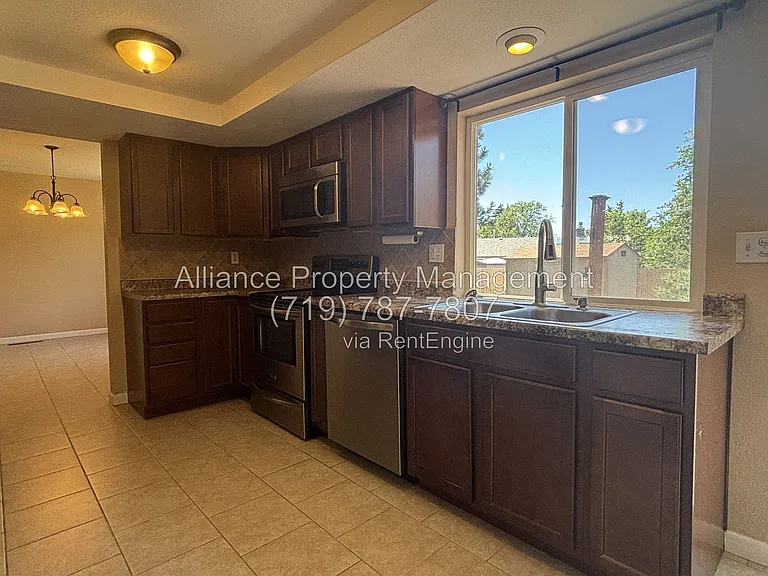 3823 Windsong Ct — Photo 10