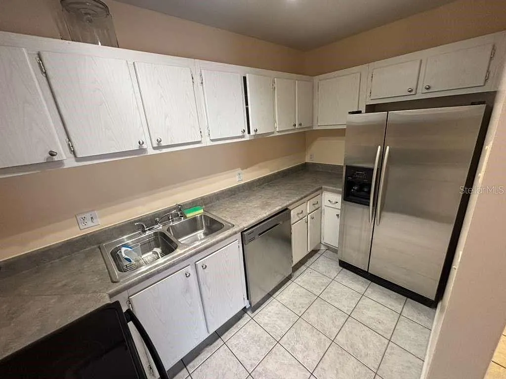 1 bed, 1.0 bath, 656 sqft, $1,300 — Photo 2