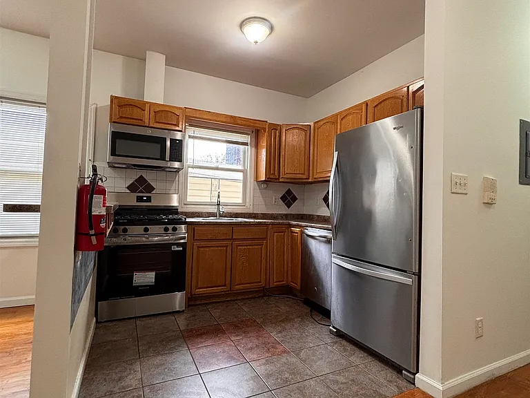 215 Delaware Ave — Photo 5