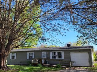 9565 E Wawasee Ln, Syracuse, IN 46567