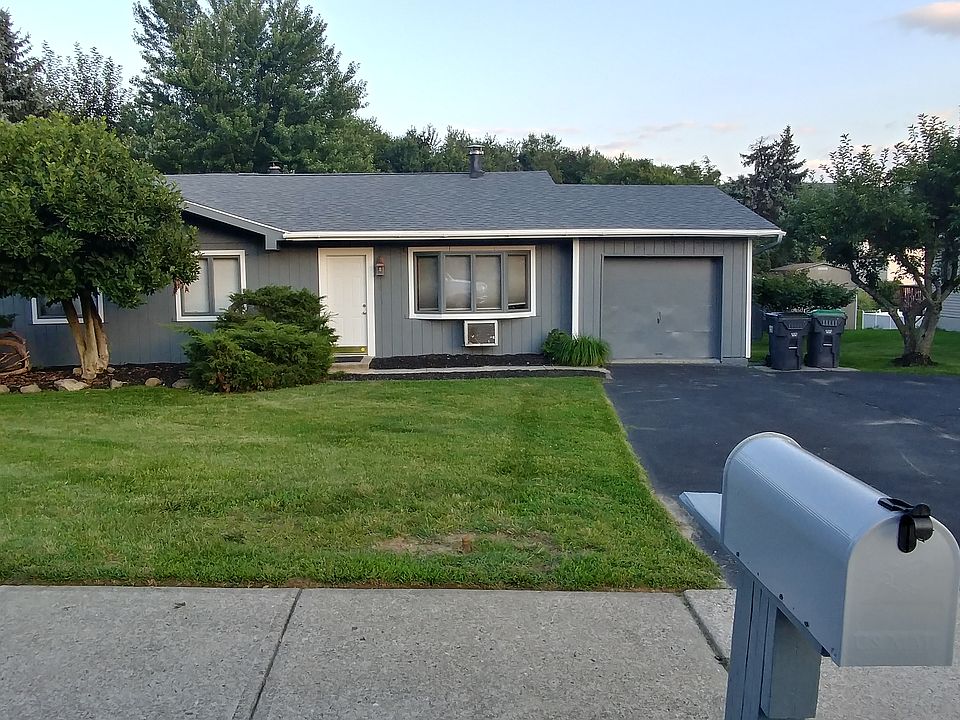 8 Capital Drive Roadside