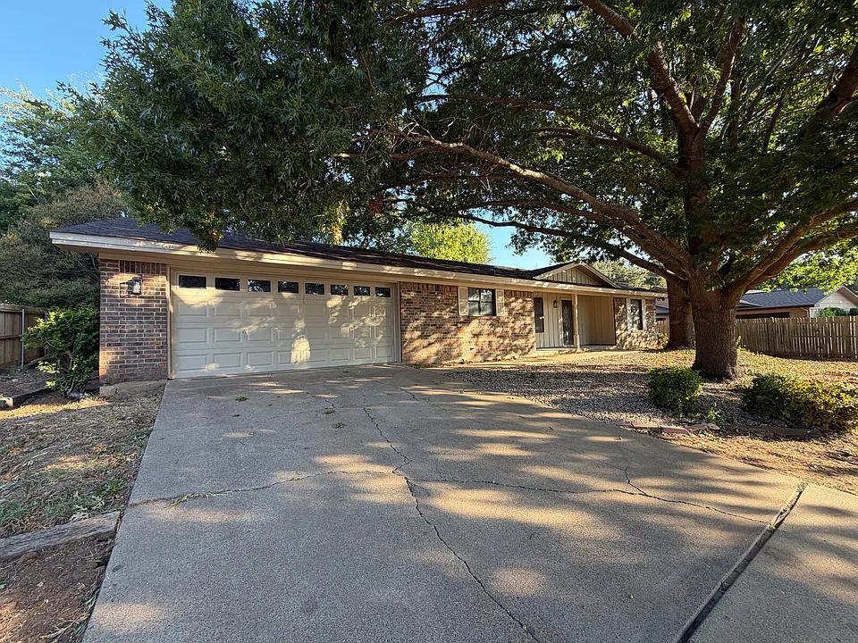 6203 Circo Dr