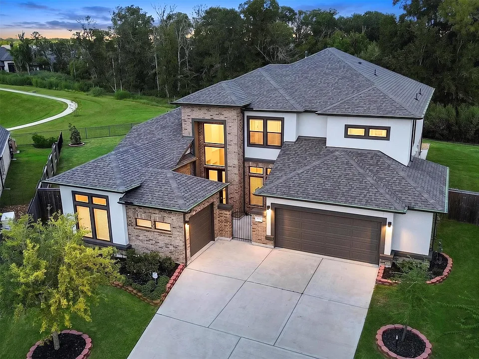 30214 Crossfield Ct