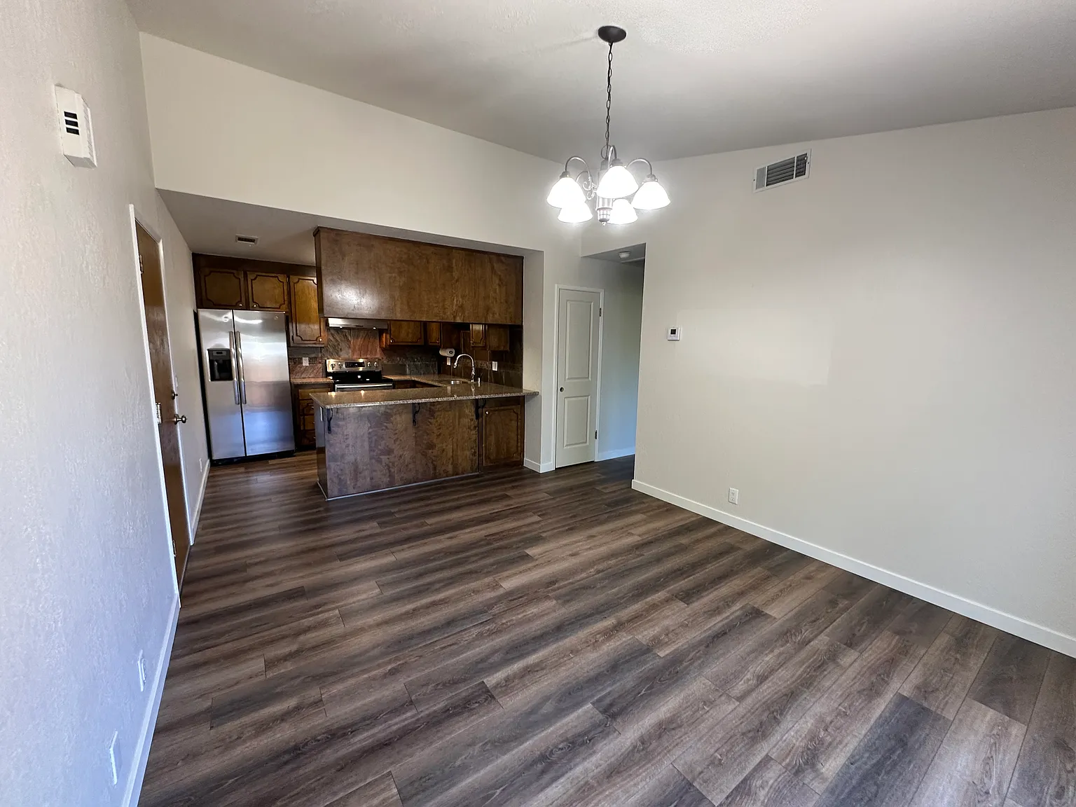1513 Cottonwood Ave — Photo 4