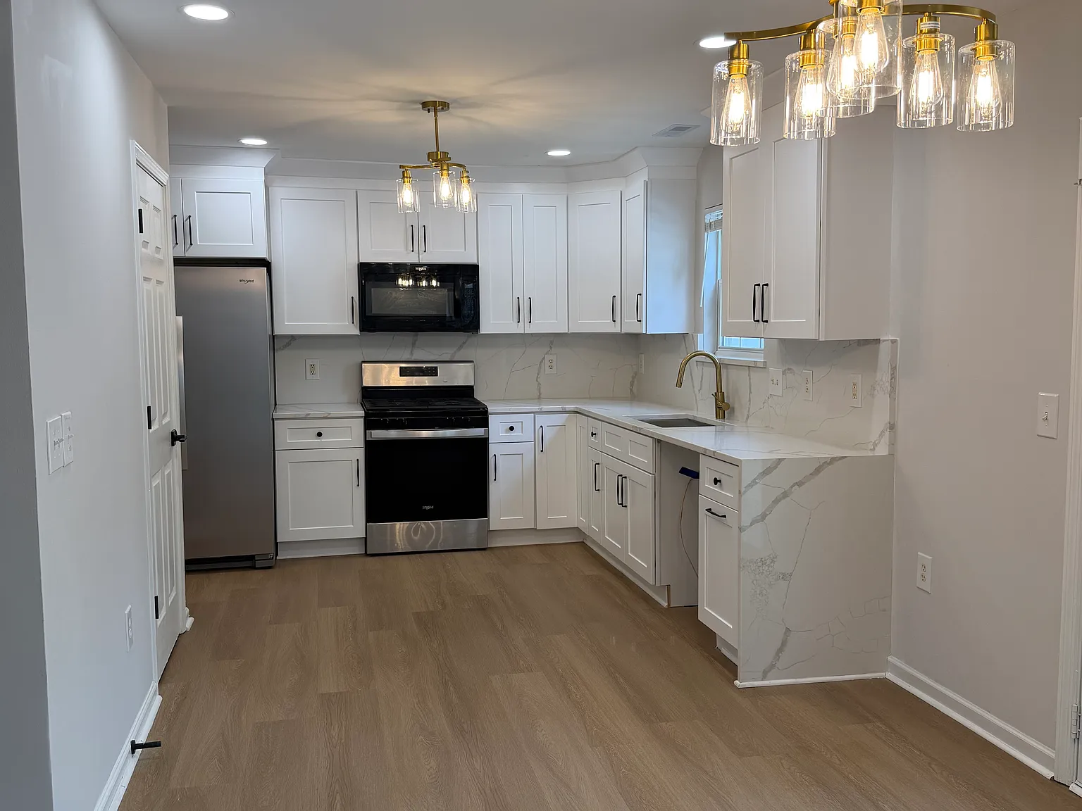 3 bed, 2.5 bath, 1850 sqft, $2,350 — Photo 4