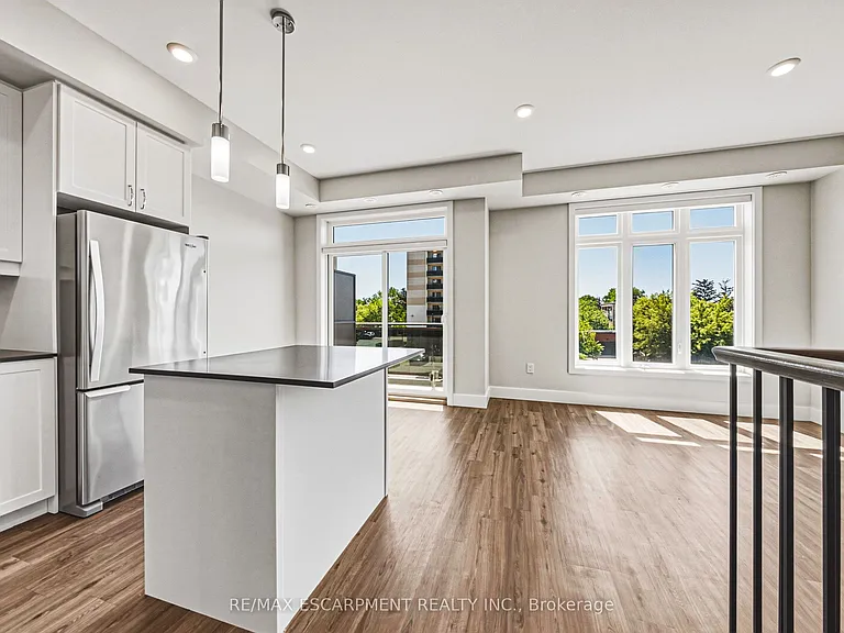 2061 Prospect St #214 — Photo 7