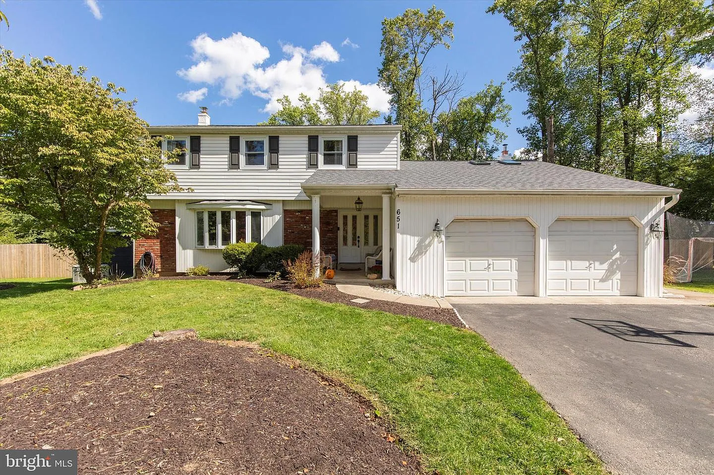 651 Maple Hill Dr photo 1