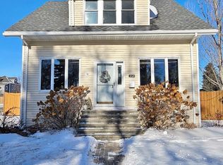 332 3rd St SW, Rugby, ND 58368