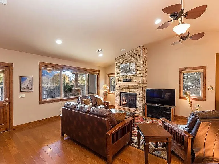 160 Trimble Crossing Dr — Photo 8