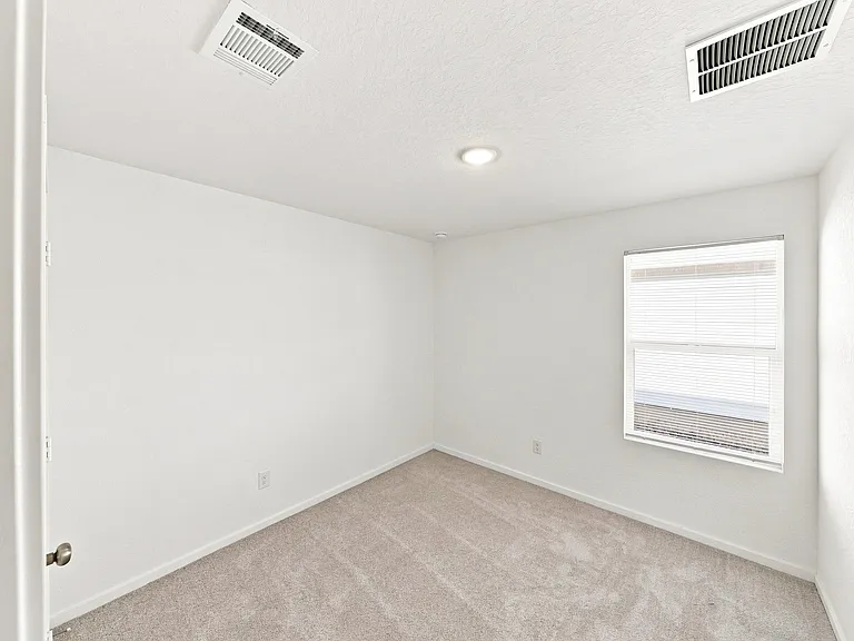 271 Zyra Ave — Photo 27