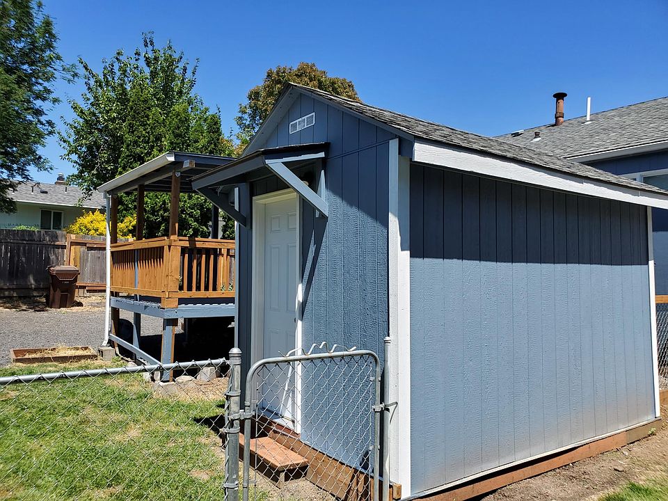 Storage room with power and lights. Not to be used as a dwelling unit.
