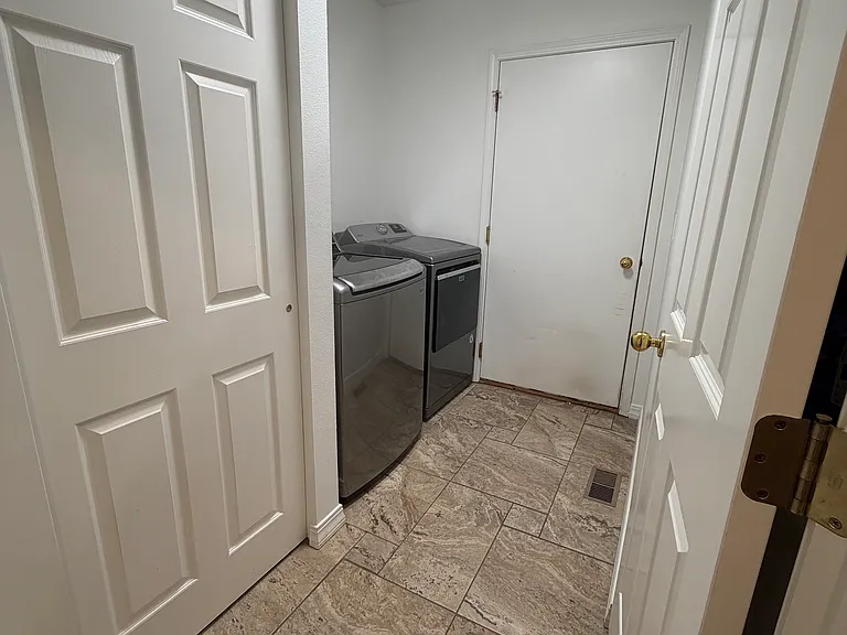 W Canyon Dr — Photo 5