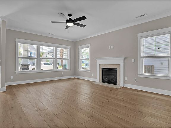 4th image of 1036 Peace St