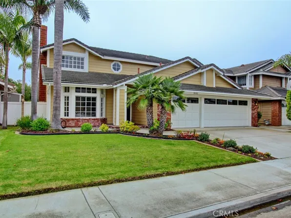 5692 Larkmont Dr, Huntington Beach, CA 92649