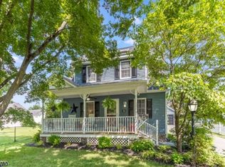 5 Ridgewood Rd, Morris Plains, NJ 07950