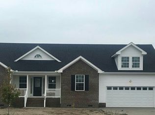 104 Dustin Ln, Moyock, NC 27958