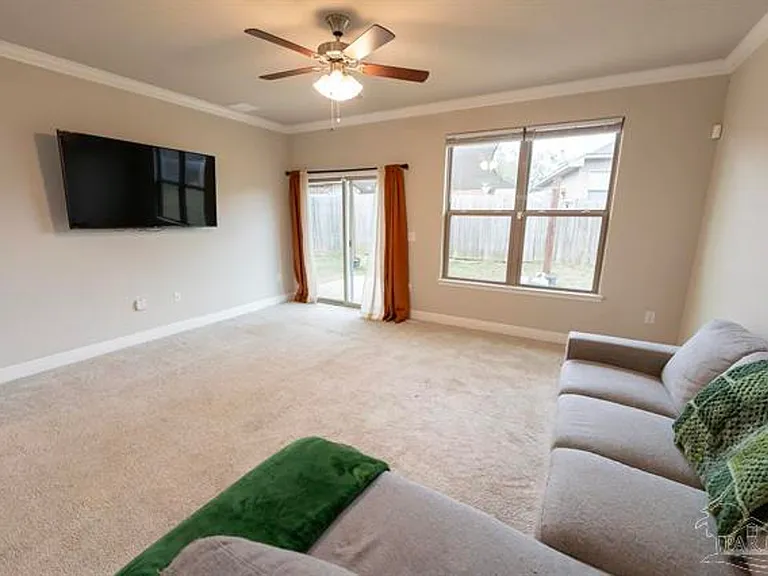 1060 Bretts Way — Photo 9