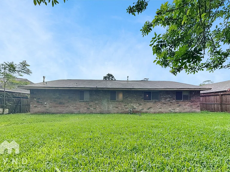 4523 Bayou Vista Dr — Photo 13