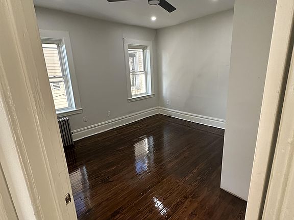 4th image of 115 S 5th Ave #2