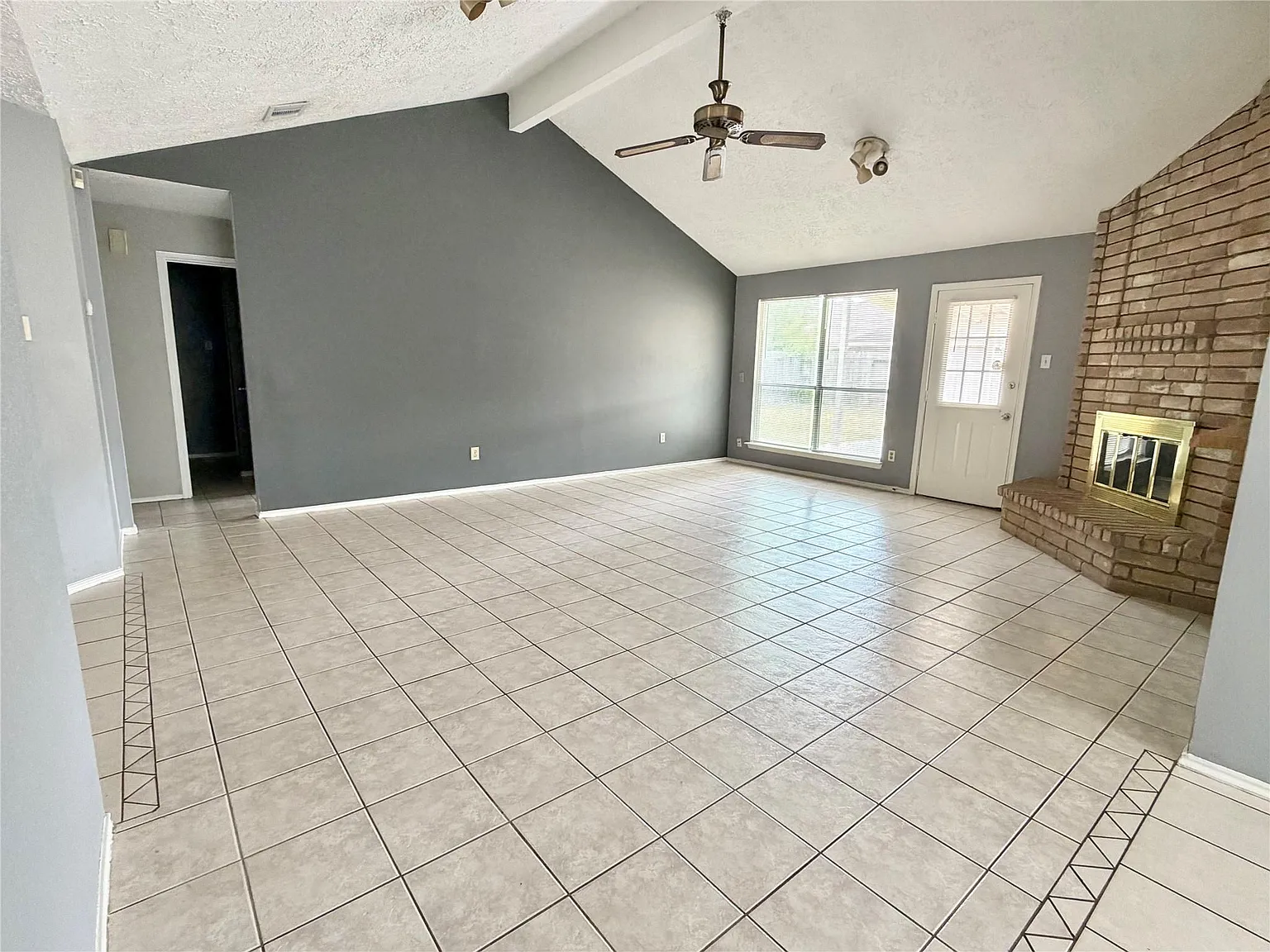 3 bed, 2.0 bath, 1520 sqft, $1,850 — Photo 2