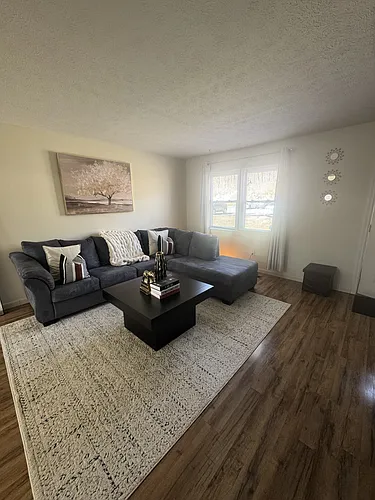 124 Lakeside Dr Photo 1