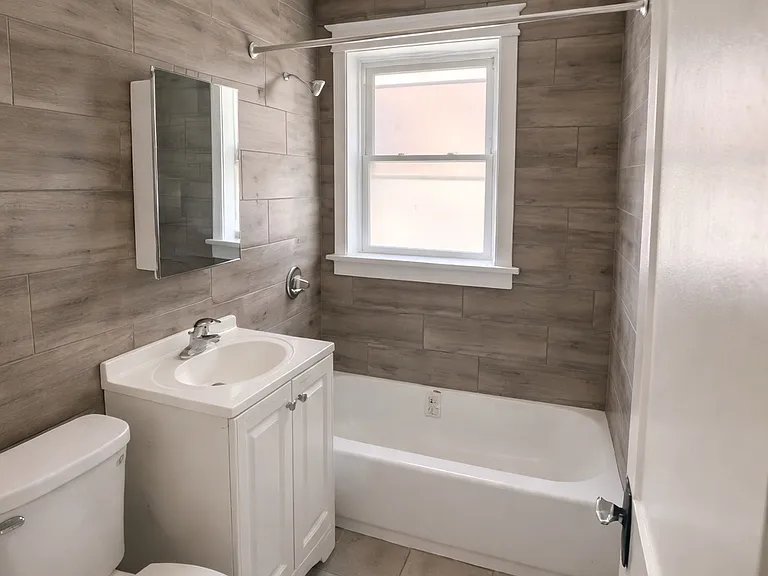 5335-1 E Bancroft Ave #2E-5335 — Photo 10