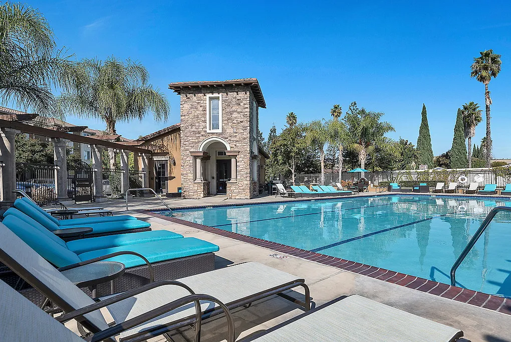 Bella Villagio — Photo 1