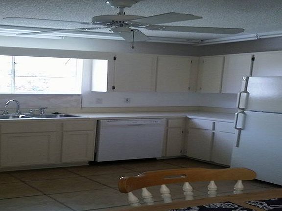 11585 kitchen_04182016