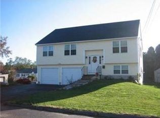 54 Brattle St, Worcester, MA 01606