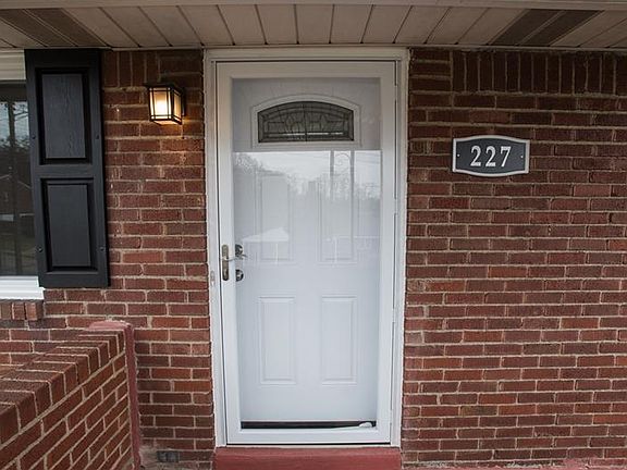 5th image of 227 Dennison Dr