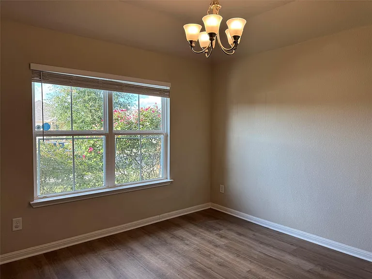 510 Marklawn Ln — Photo 3