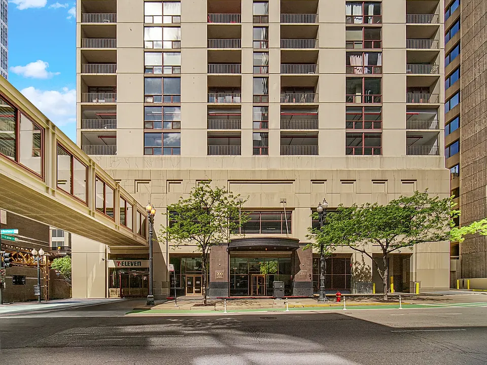 200 N Dearborn St #3407