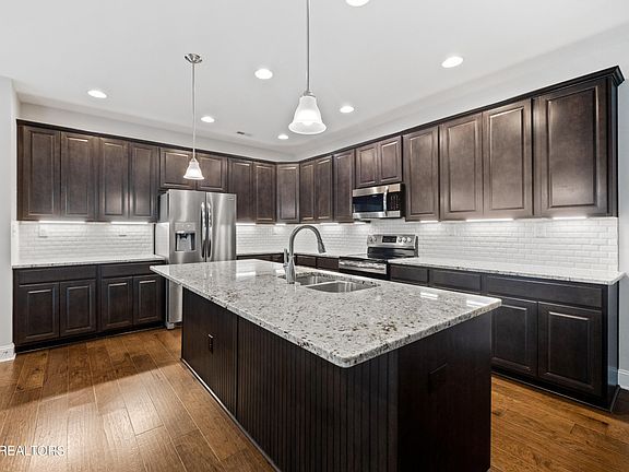 4th image of 10702 Bald Cypress Ln