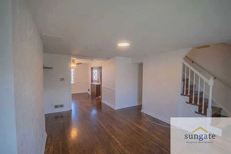 3 bed, 1.5 bath, $1,800 — Photo 4