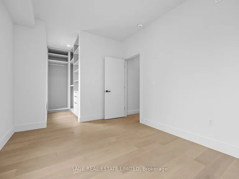 909 Castlefield Ave #2 — Photo 23