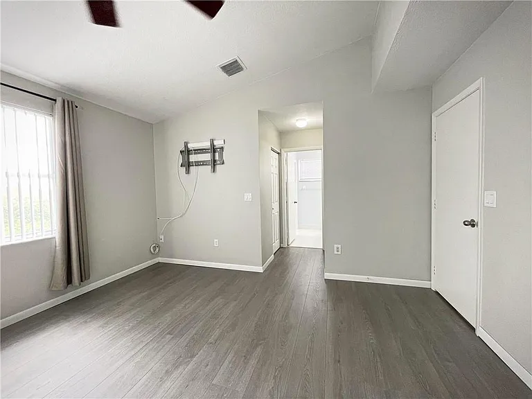 777 NW 151st Ave — Photo 11