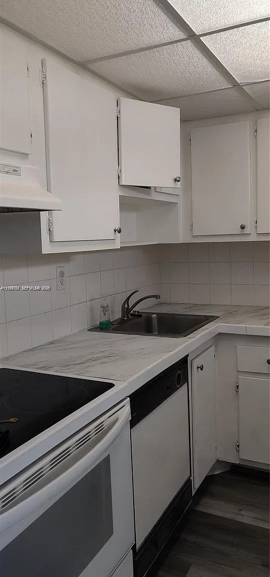 Bleau Grotto Condo — Photo 4