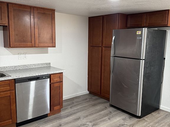 4th image of 2330 W Belmont Ave APT 7