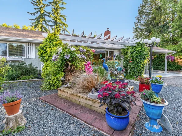 1226 Centre Rd, Nanaimo, BC V9K 2G8