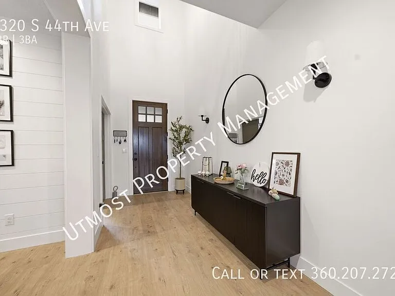 1320 S 44th Ave — Photo 2