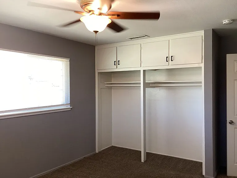 4143 N Warren Ave — Photo 8